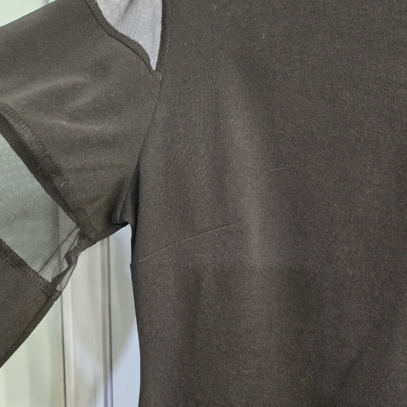 Elegant Black Dress - Picture 3 of 4